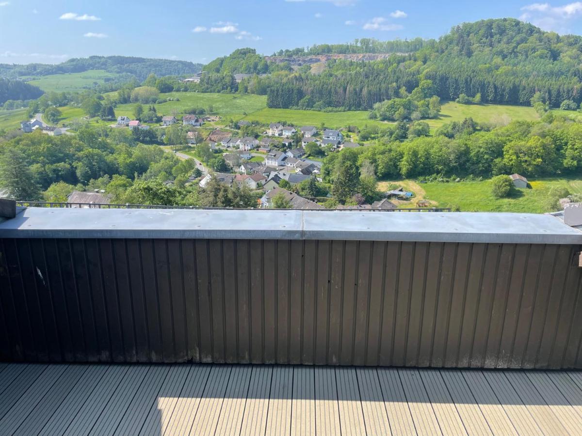 Traumhaus Am Wald 2 Apartment Daun Bagian luar foto